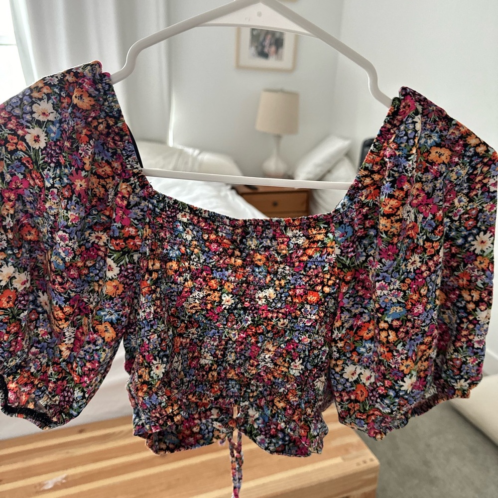 Floral Summery Crop Top Size XSmall